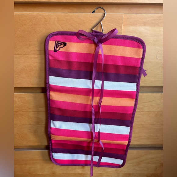 NWT ROXY TOILETRY TRAVEL BAG - Roomy & Multiple Pockets 🟣🟤🟠🟡 - Picture 3 of 8